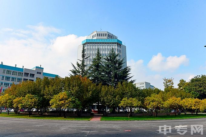 甘肃农业大学-学校文科楼一景