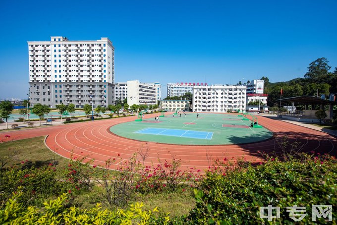 广西梧州商贸学校-运动场