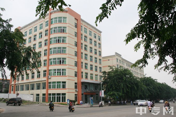 海南省第三卫生学校-综合大楼