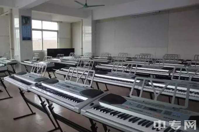 宁夏旅游学校-电子琴练习室
