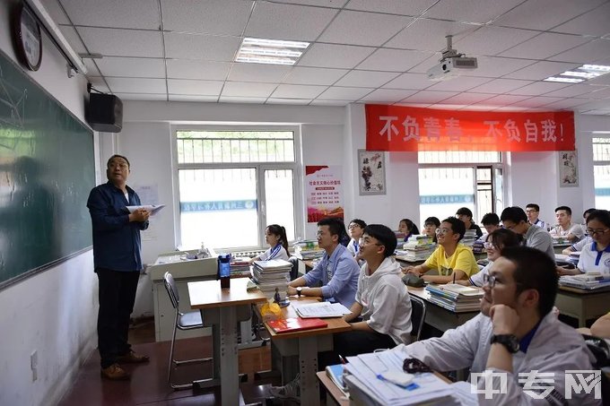 兰州慈爱实验艺术职业学校-上课