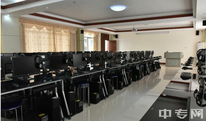 儋州市中等职业技术学校-电子商务实训室