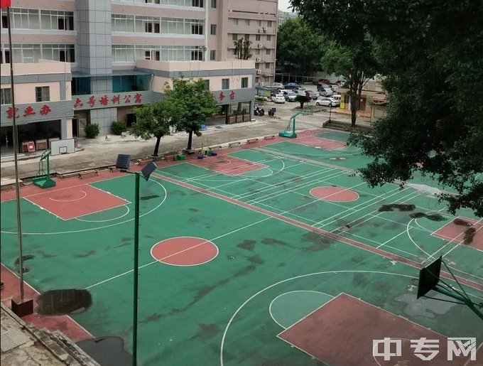 广西邮电技工学校-篮球场