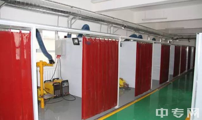 新疆安装工程学校-电工焊工实训室