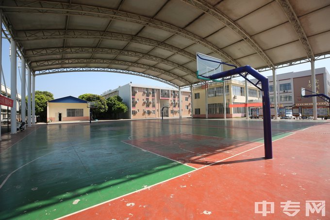 桂林市第二技工学校-主篮球馆视角