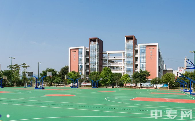 柳州市第一职业技术学校-篮球场