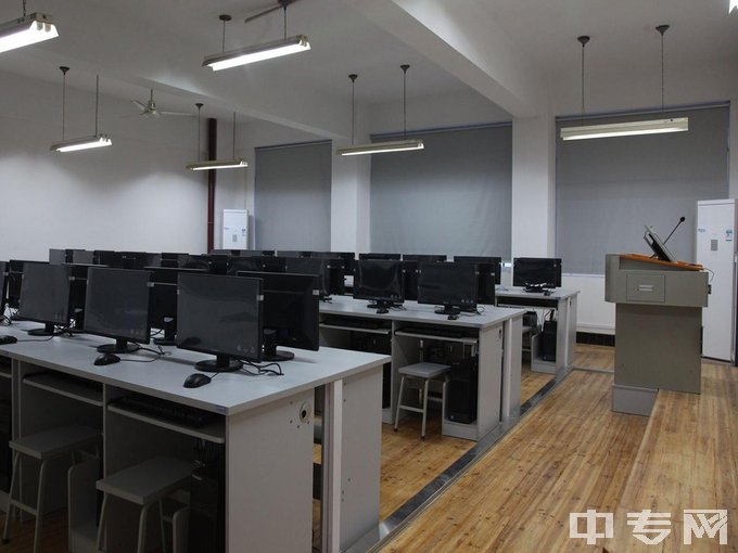 桂林技师学院（桂林高级技工学校）-计算机动画实训室