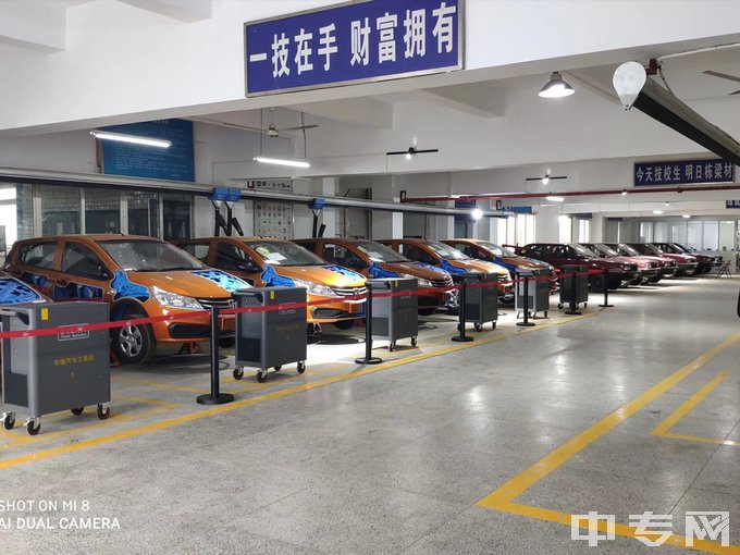 桂林技师学院（桂林高级技工学校）-汽车整车实训室