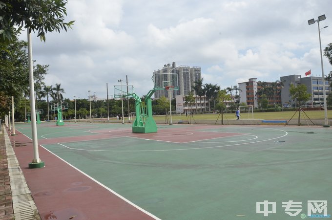 广西钦州农业学校-篮球场
