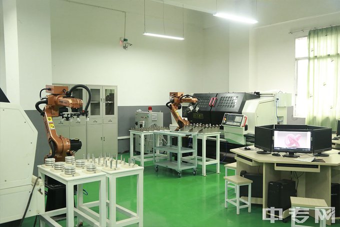 桂林技师学院（桂林高级技工学校）-工业机械人实训室