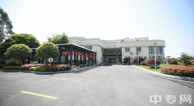 桂林市第二技工学校-办公楼正景