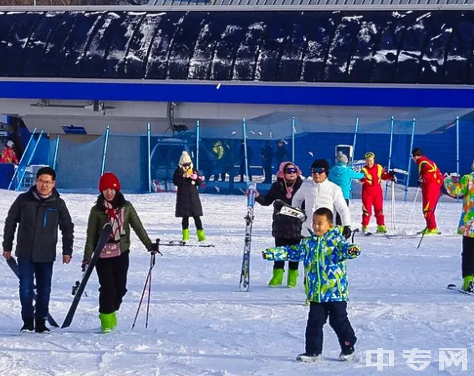 黑龙江省滑雪学校-场地