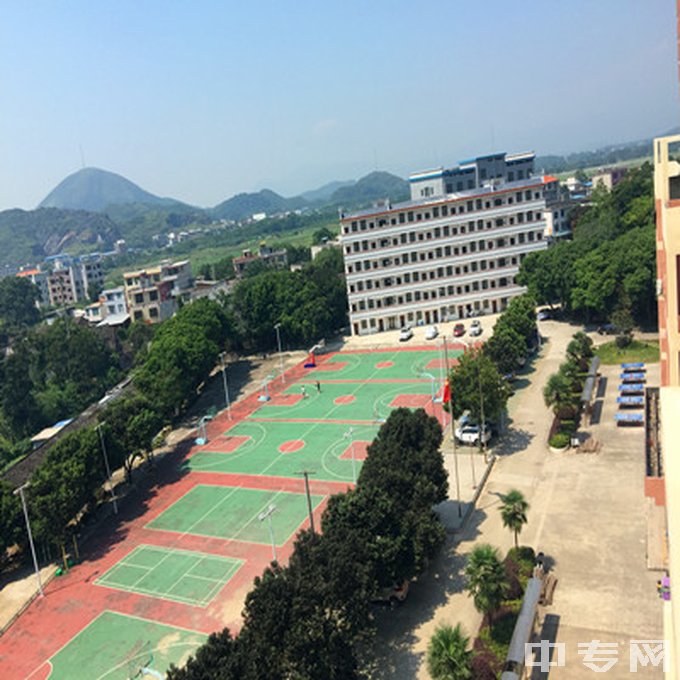 双牌县职业技术学校-运动场