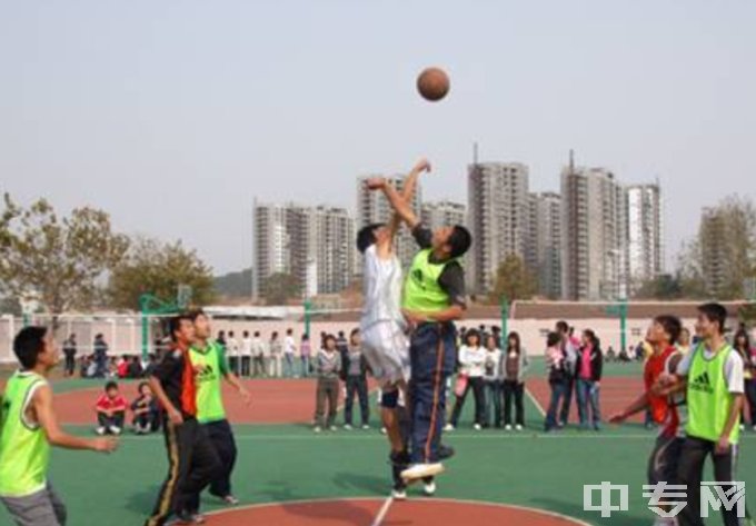 青岛市房地产职业中等专业学校-篮球赛