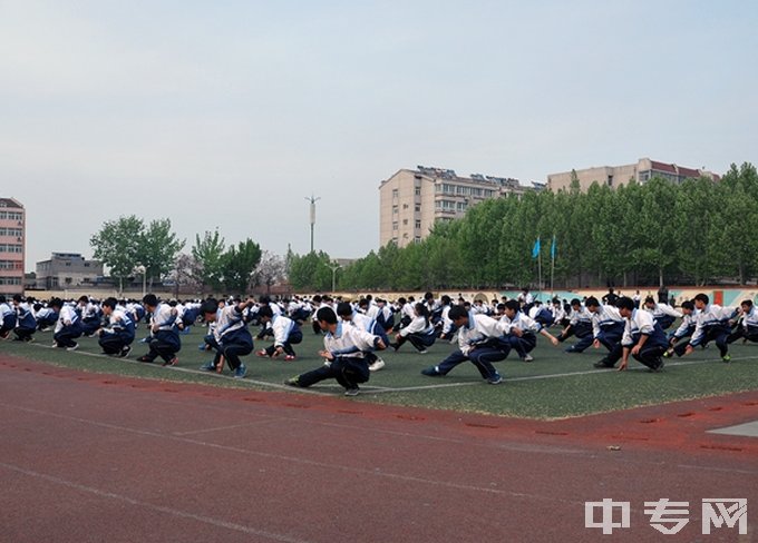 济南市历城职业中等专业学校-操场活动