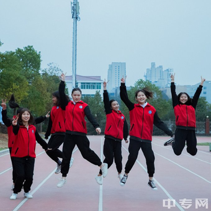 长沙中部铁路航空中等职业学校-运动场