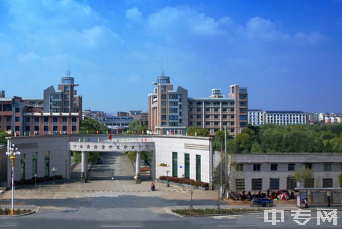 江西新能源科技职业学院中专五年制-大门