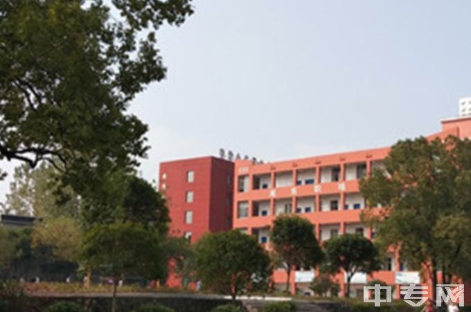 萍乡市湘东中等专业学校-教学楼一侧