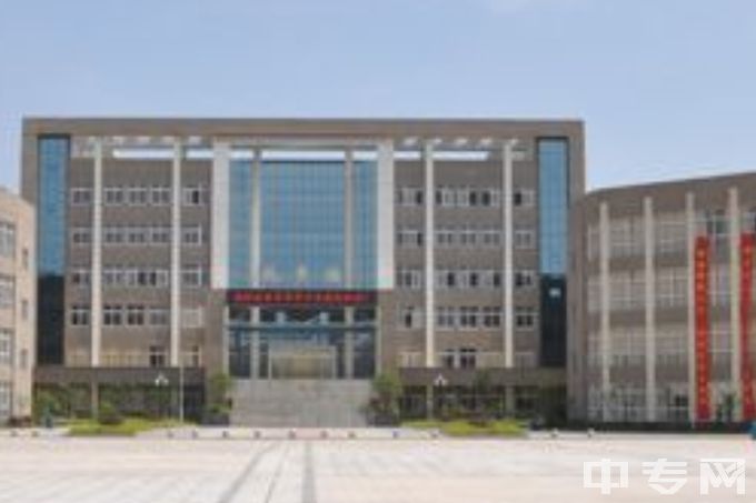 江西省吉安市卫生学校-教学楼一侧