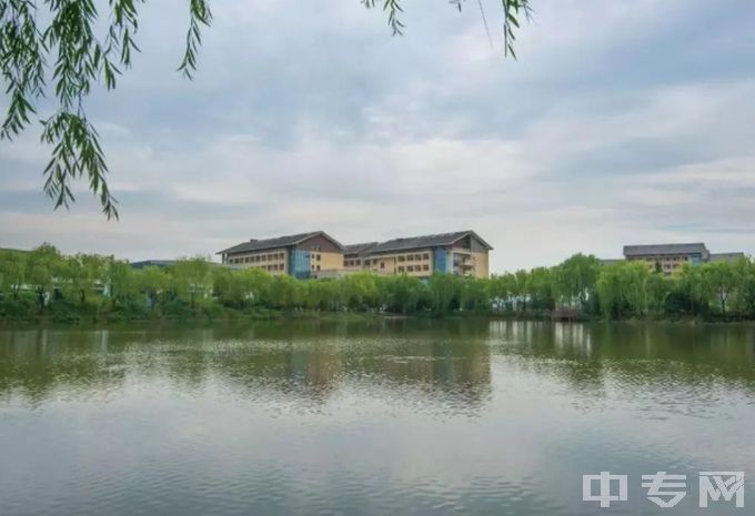 杭州市第四机械技工学校-校园湖