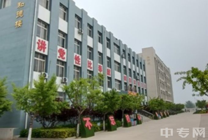 滦南县职业教育中心-教学楼一侧