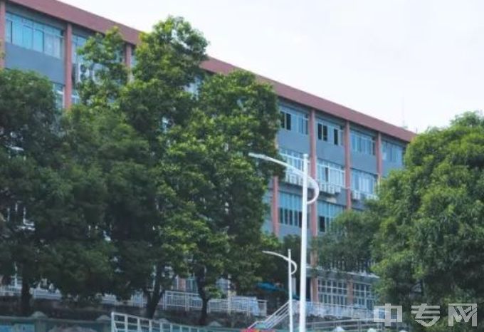 广州市高新医药与食品技工学校-教学楼