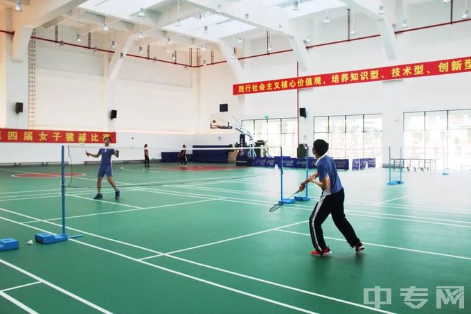 深圳市第三职业技术学校-室内运动场