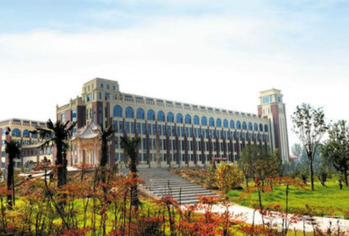 郑州工业应用技术学院-校园