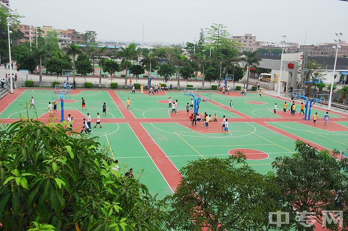 广州铁路机械学校-篮球场