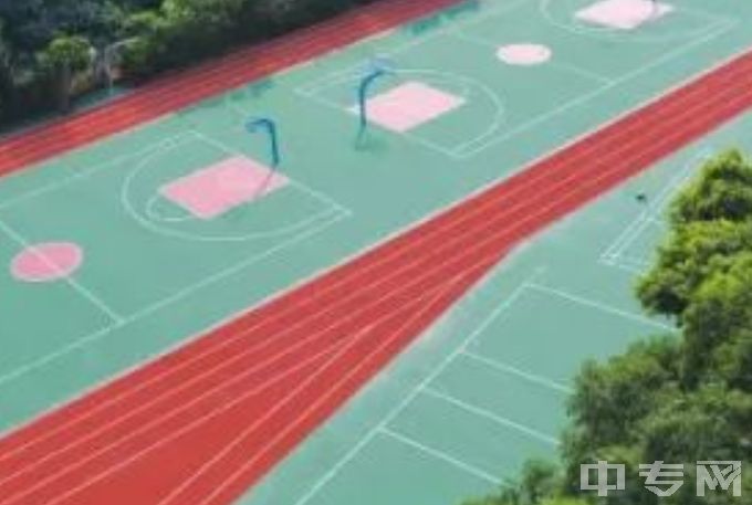 广州市高新医药与食品技工学校-篮球场