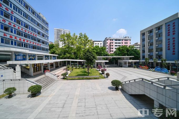 广州市信息技术职业学校-下塘西校区正门广场