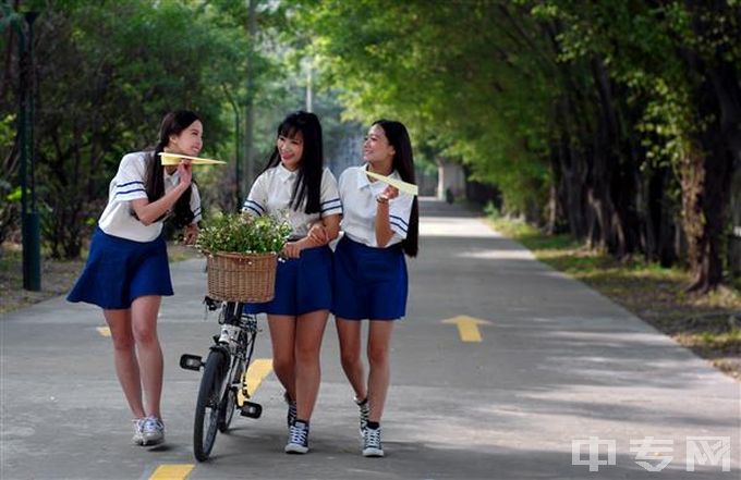 佛山市顺德区龙江职业技术学校-校园小道