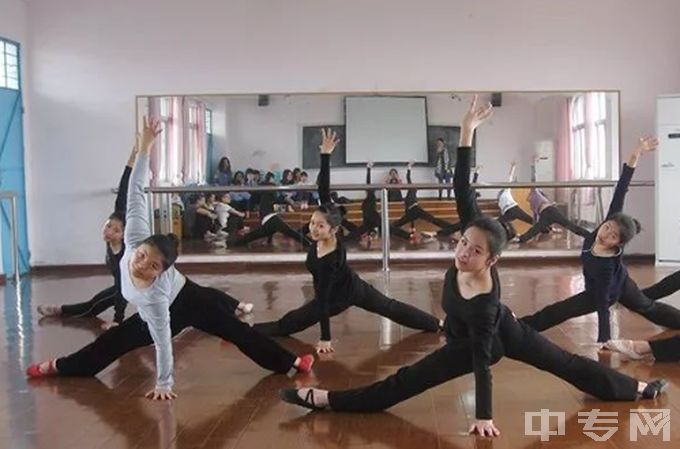 开平市吴汉良理工学校-舞蹈室
