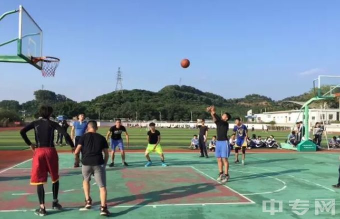 深圳市新鹏职业高级中学-篮球比赛3