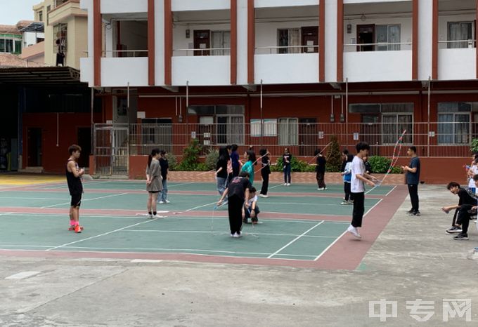 广州市北达技工学校-篮球场