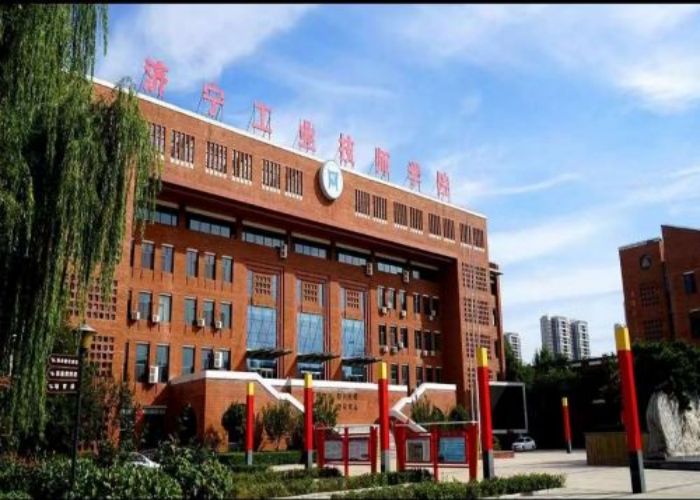 济宁市工业技师学院-86d2971513abe130d2b3d6d58743b05