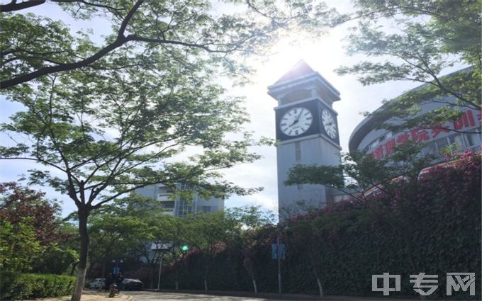 青岛酒店管理职业技术学院是公办还是民办学校？