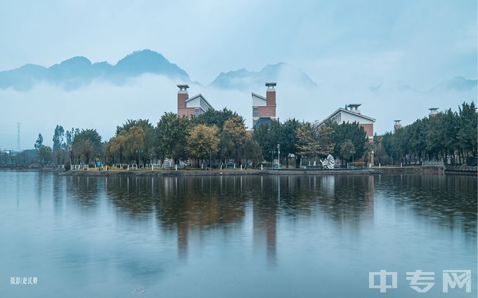 福建师范大学宿舍几人间、奖学金介绍、师资怎么样？