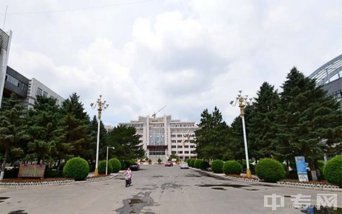 内蒙古民族大学是公办还是民办学校？