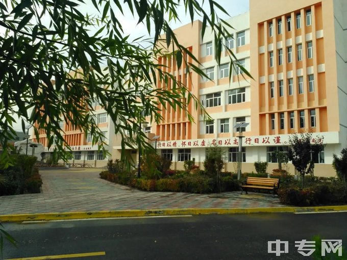 西宁甘河工业职业学校图片、环境怎么样