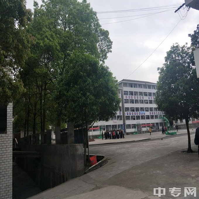 桃源县武陵职业学校寝室照片、宿舍环境好不好？