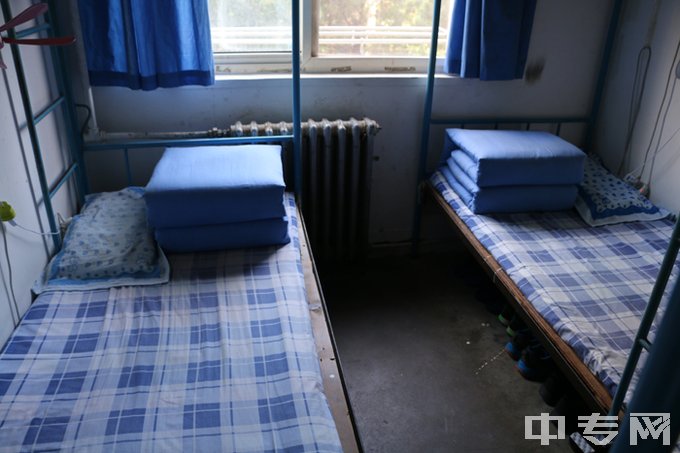 青岛海滨职业学校寝室照片、宿舍环境好不好？