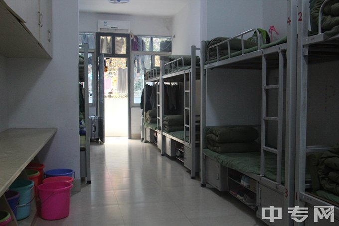 衡阳市信息网络工程学校寝室照片、宿舍环境好不好？