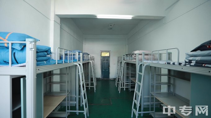 永州龙翔中等职业学校寝室照片、宿舍环境好不好？