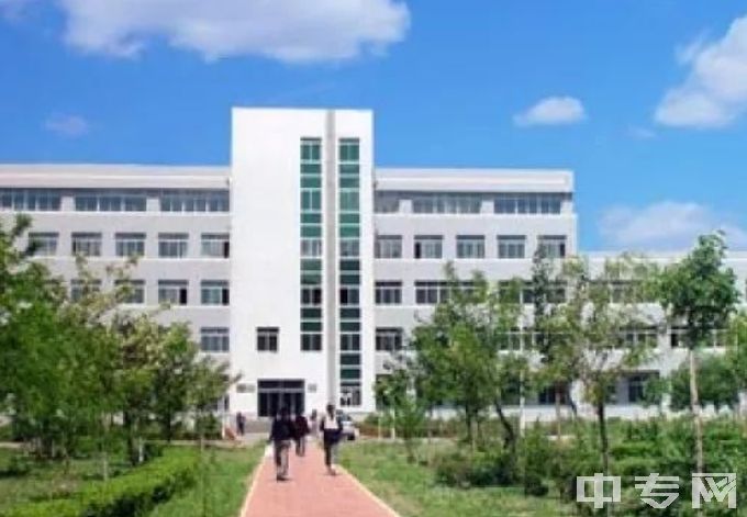 沈阳医学院附属卫生学校是公办还是民办学校？