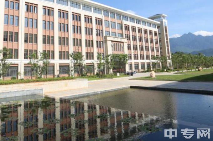 九江职业学校中专五年制公办还是民办、学费一年多少、地址