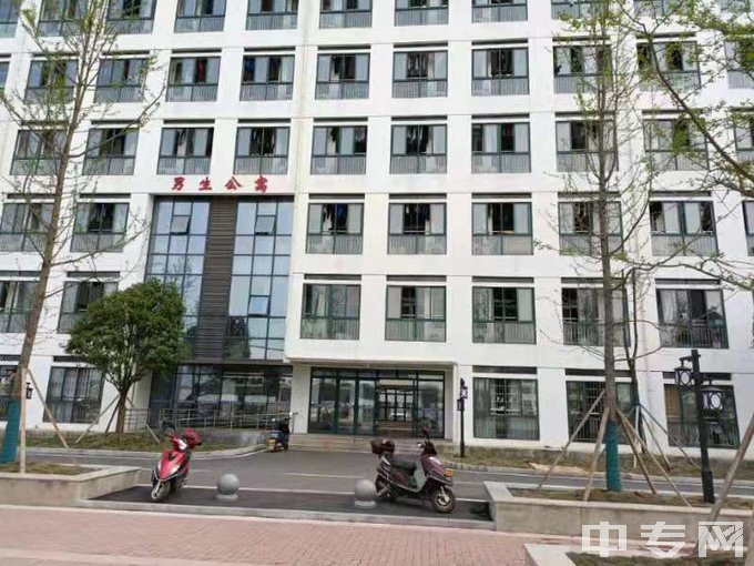 衡阳市第五技工学校寝室照片、宿舍环境好不好？