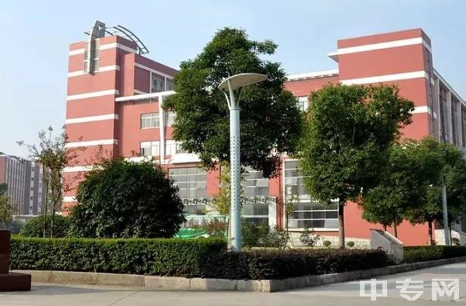 江苏联合职业学校中专无锡卫生分院是公办还是民办学校？