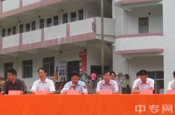 2023年龙川县技工学校招生简章、地址、公办还是民办、电话