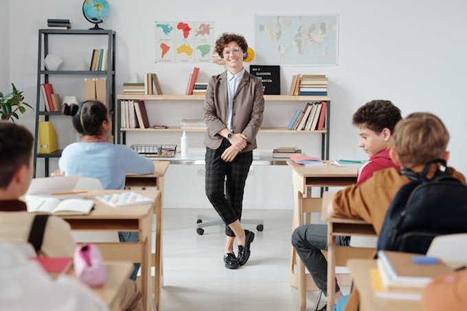 女孩子可以学护理专业吗?